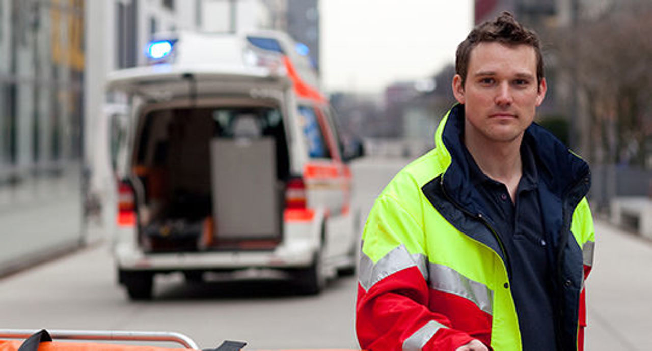 Krankentransport des DRK: Rettungsassistent