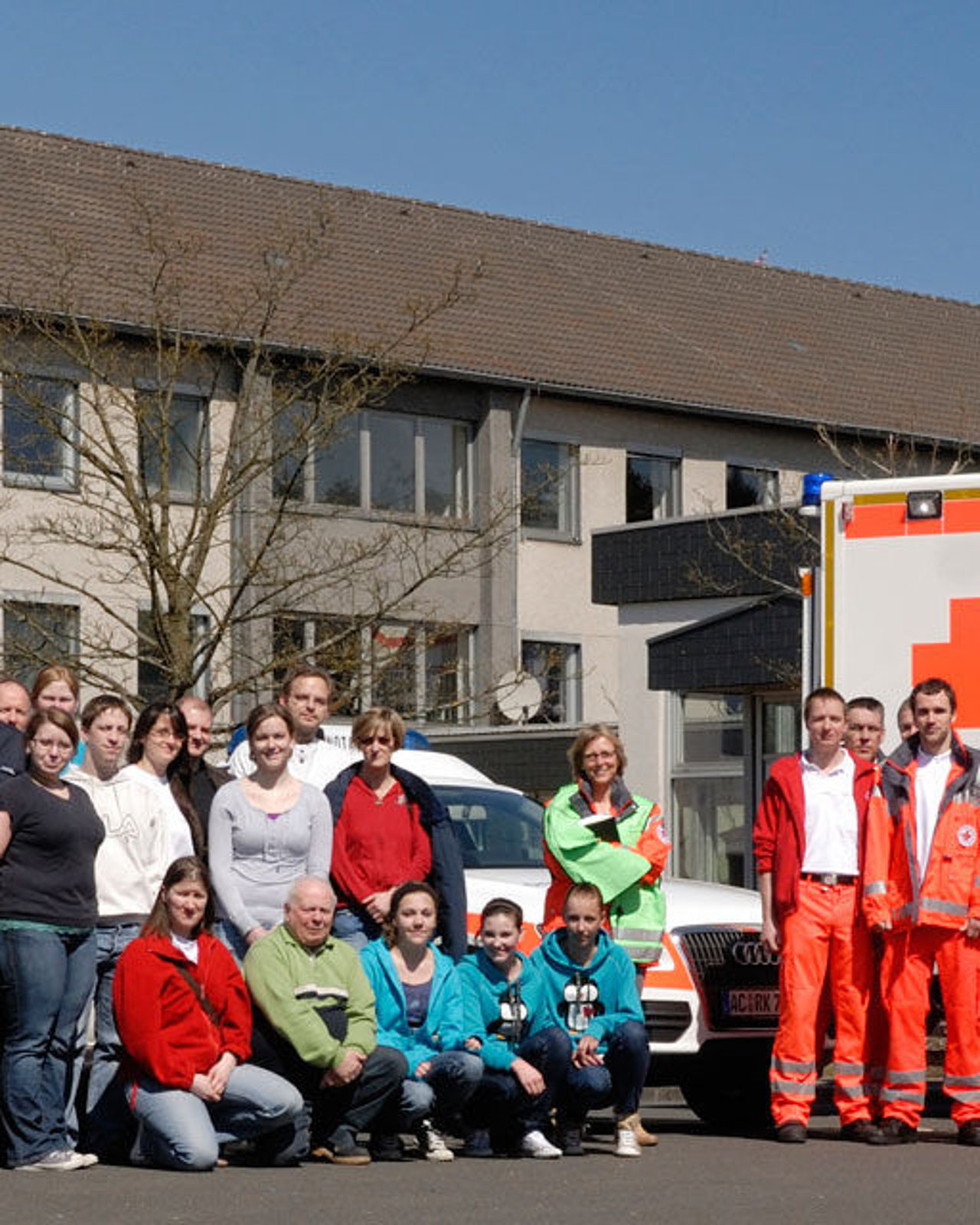 Helferübung: Bereitschaften - Sanitätsdienst; Journalistencamp Szenario „Brandanschlag auf ein Jugendheim“